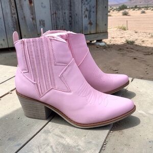 Pierre Dumas Womens Wilder-10 Pink Pointed Toe Western Ankle Boots Choose Size